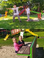 Dzieci podczas zabawy w ogrodzie