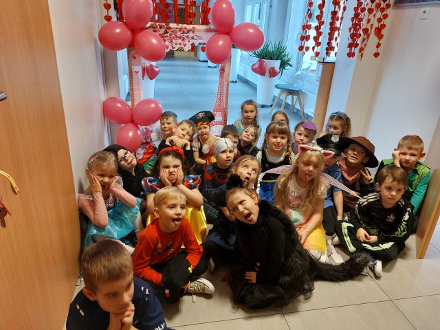 LUTY PEŁEN MIŁOŚCI